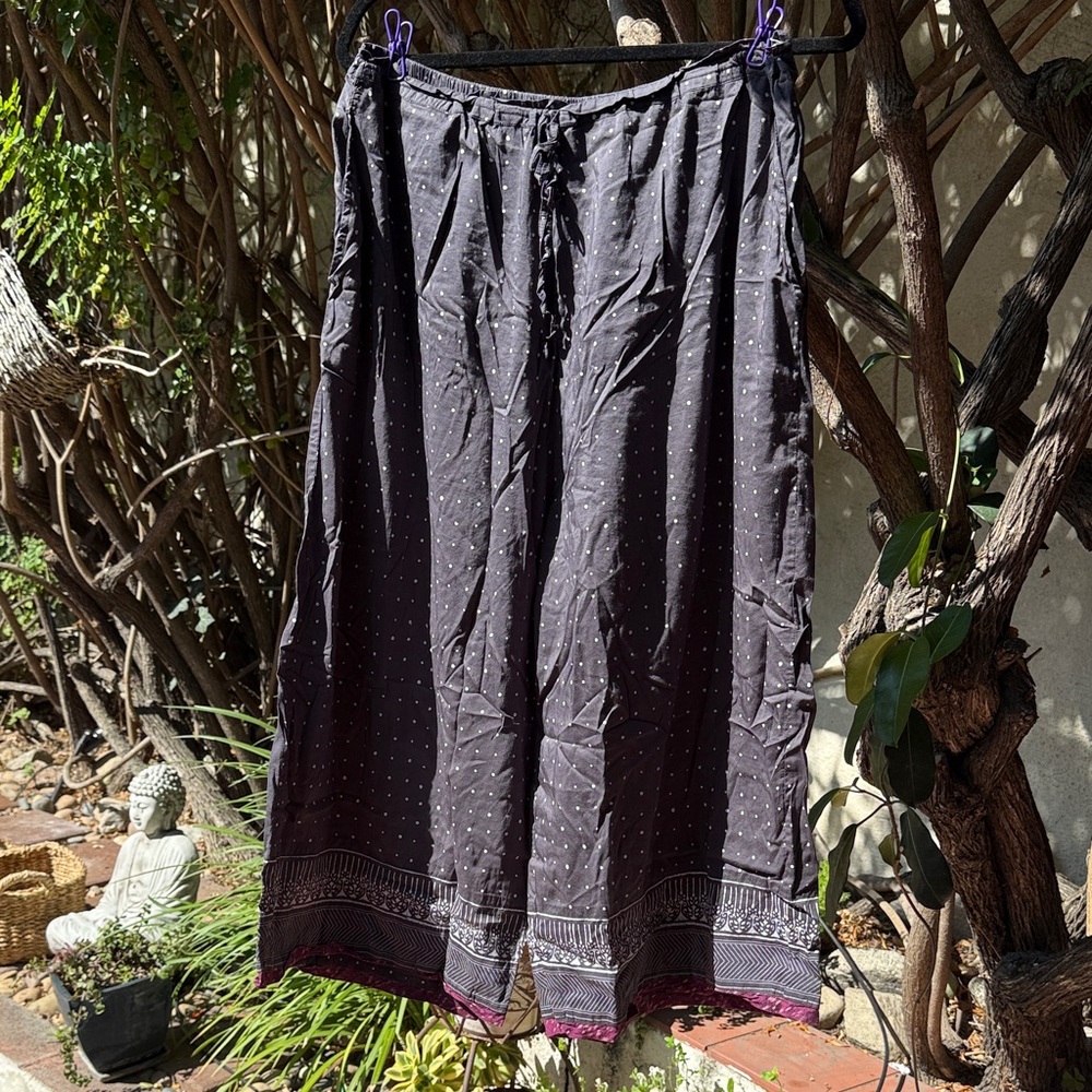 Chic Black Palazzo Pants with Purple Accents